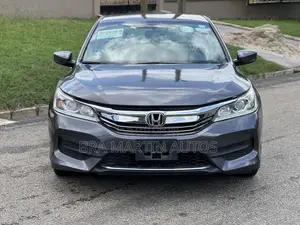 Honda Accord LX 4dr Sedan FWD (2.4L 4cyl 2A) 2017 Silver