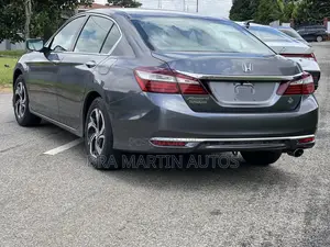 Honda Accord LX 4dr Sedan FWD (2.4L 4cyl 2A) 2017 Silver