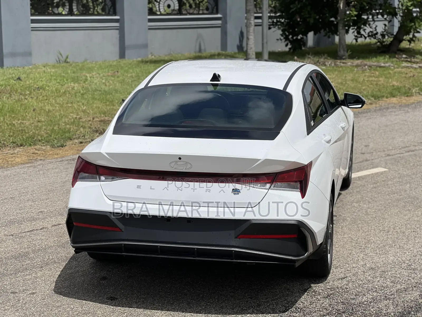 Hyundai Elantra Limited 2019 White