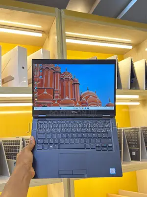 Laptop Dell Latitude 3390 2-in-1 8GB Intel Core i5 SSD 256GB