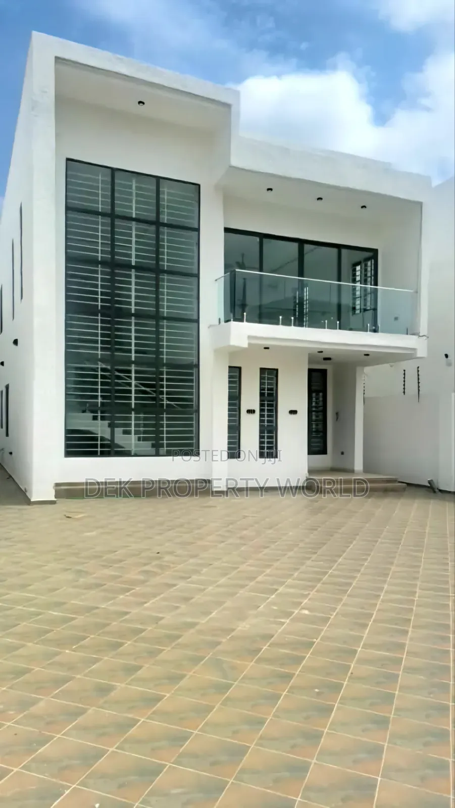 4bdrm Villa in School Junction for sale