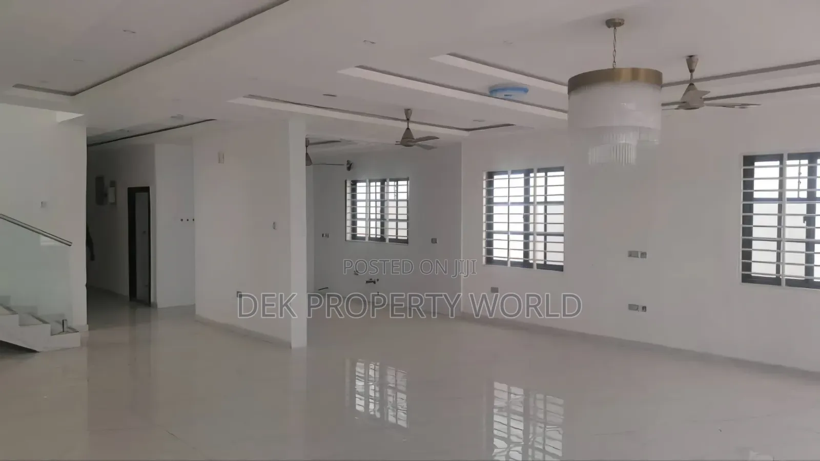 4bdrm Villa in School Junction for sale