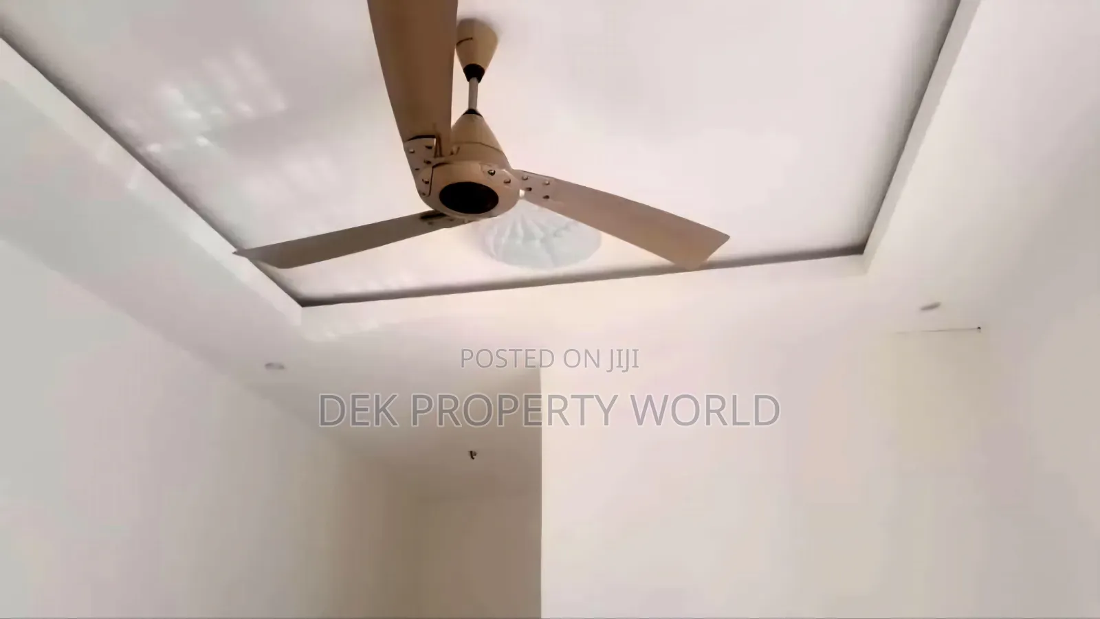 4bdrm Villa in School Junction for sale