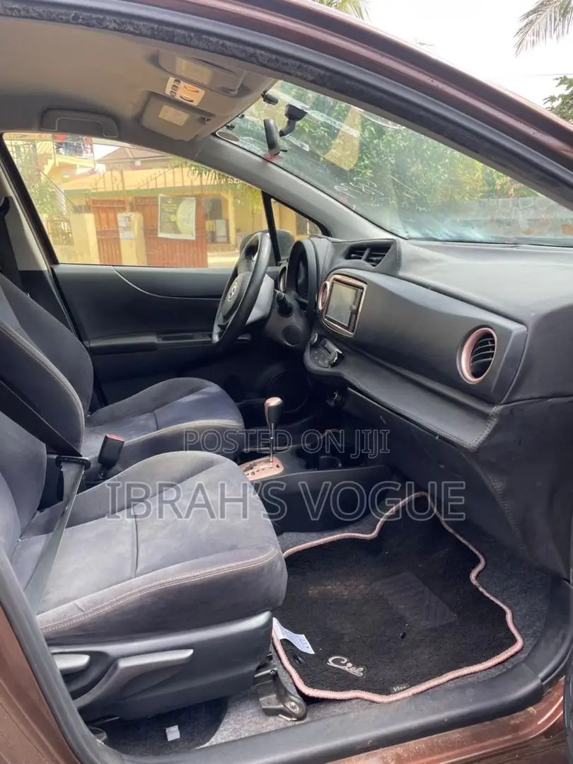 Toyota Vitz 2016 Brown