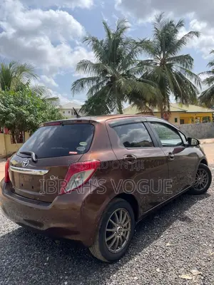 Toyota Vitz 2016 Brown