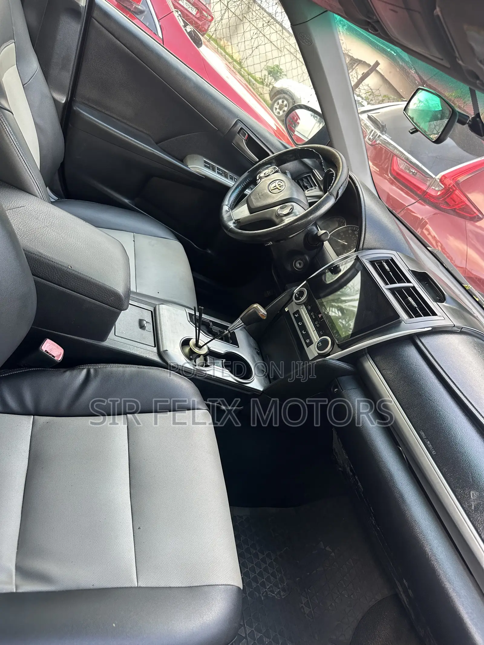 Toyota Camry SE 4dr Sedan (2.5L 4cyl 6A) 2014 Gray