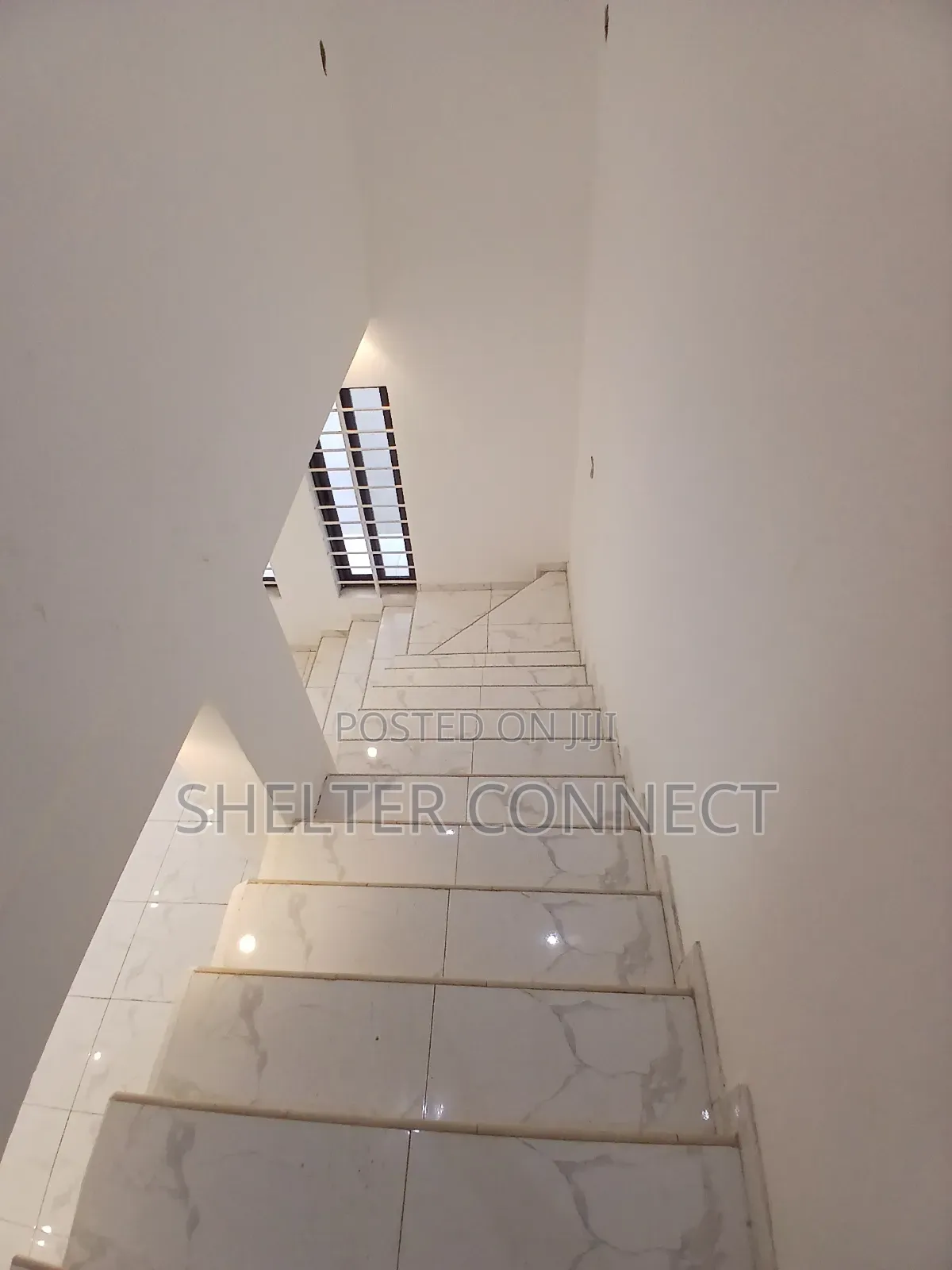 4bdrm Duplex in Oyarifa, Ghana Flag for rent