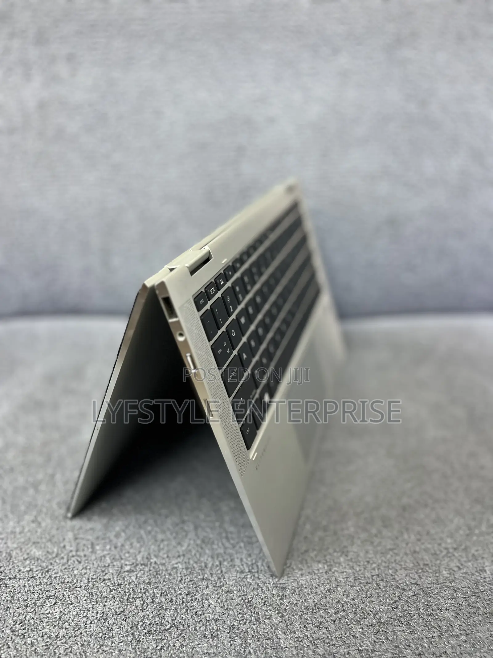 Laptop HP EliteBook 1030 8GB Intel Core i5 SSD 256GB