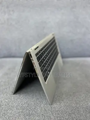 Laptop HP EliteBook 1030 8GB Intel Core i5 SSD 256GB