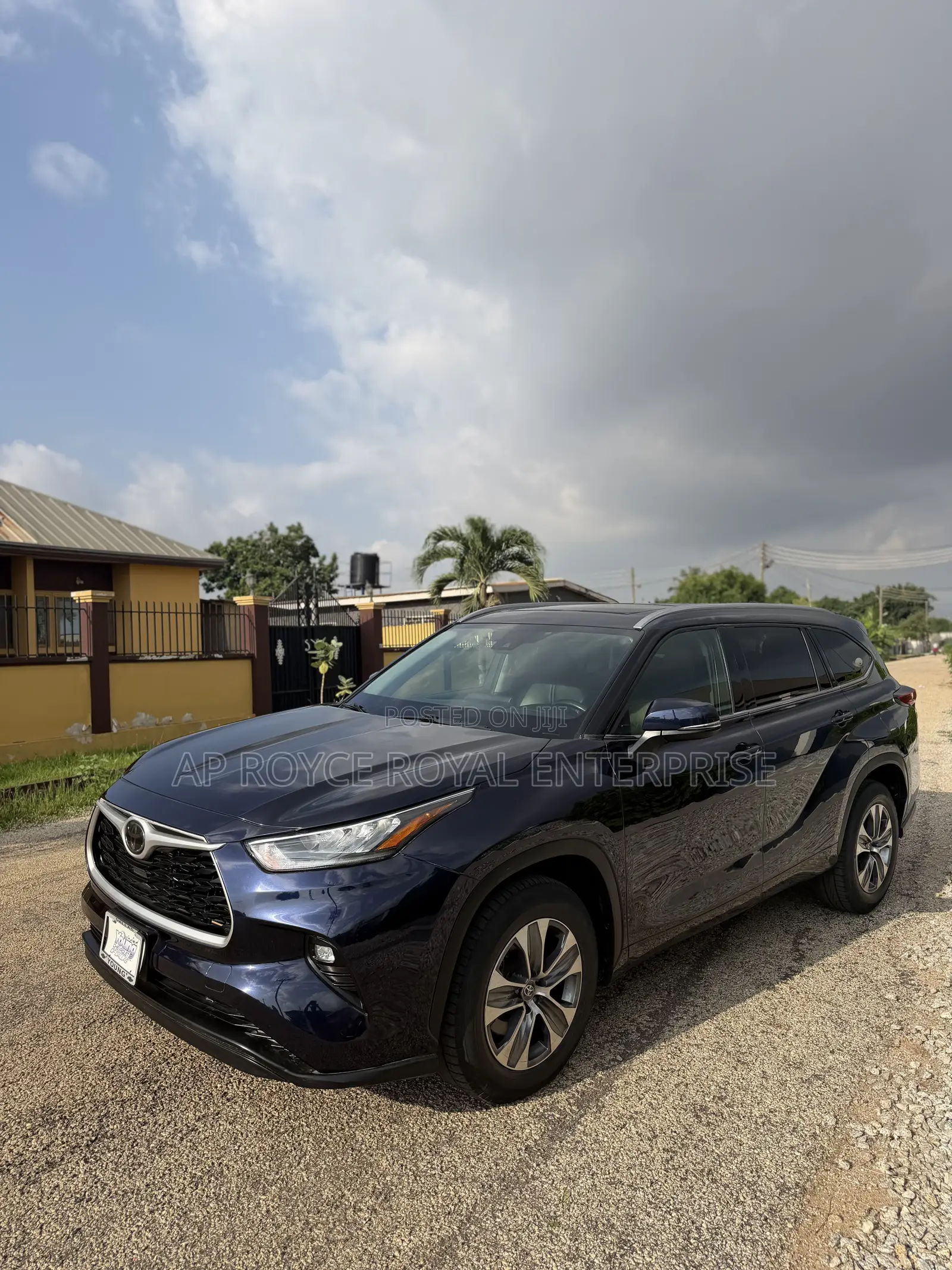 Toyota Highlander XLE 2021 Blue