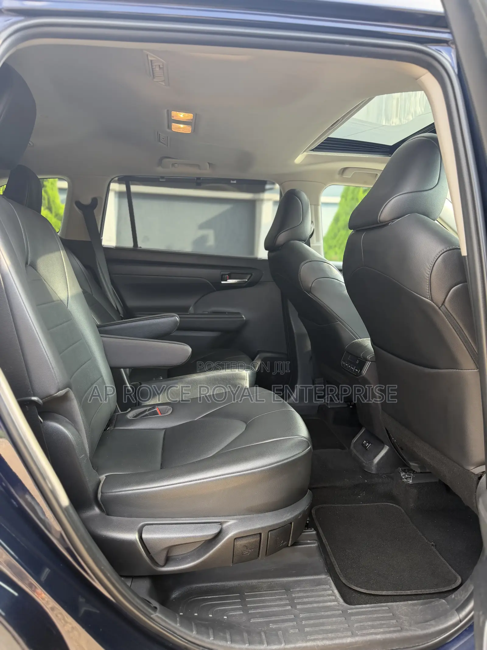 Toyota Highlander XLE 2021 Blue