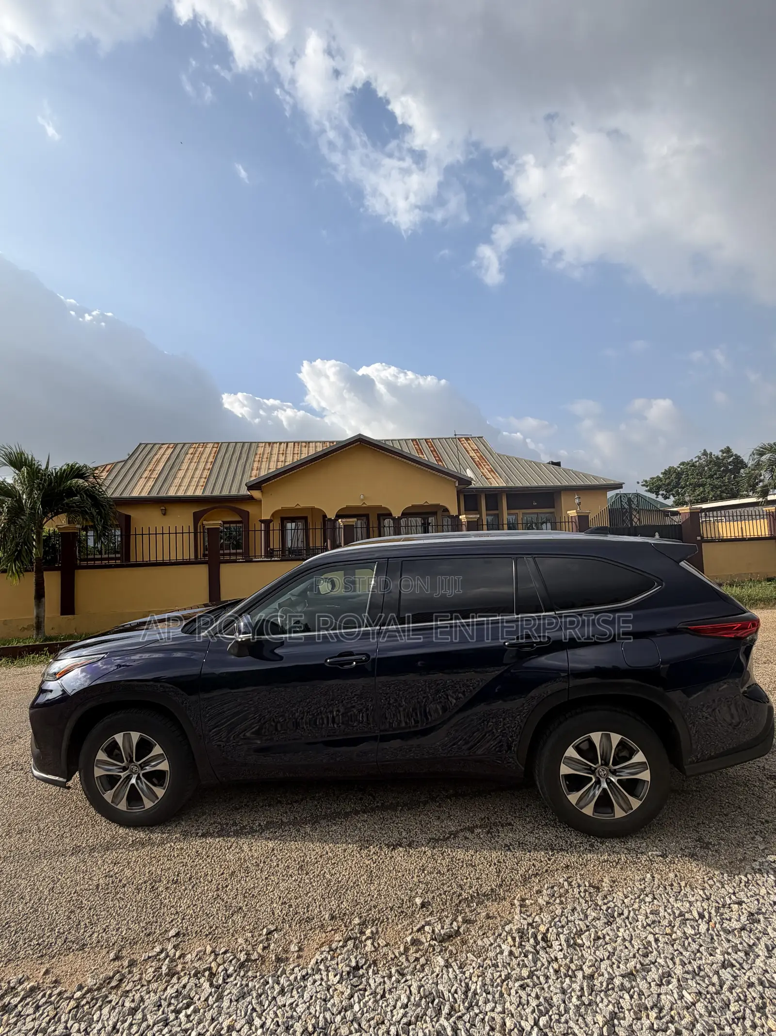 Toyota Highlander XLE 2021 Blue