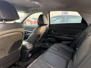 Hyundai Elantra Limited IVT 2025 Black