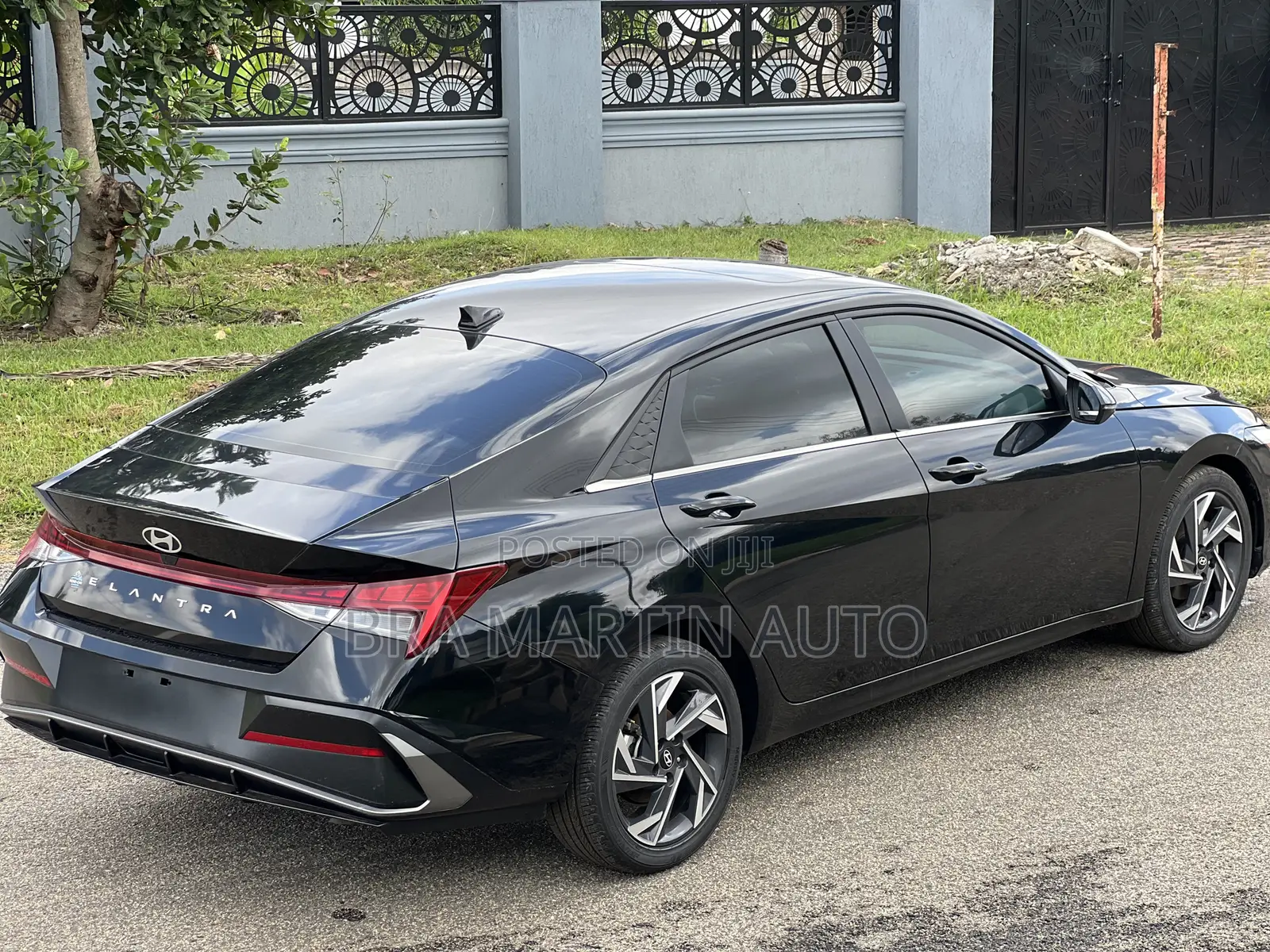 Hyundai Elantra Limited IVT 2025 Black