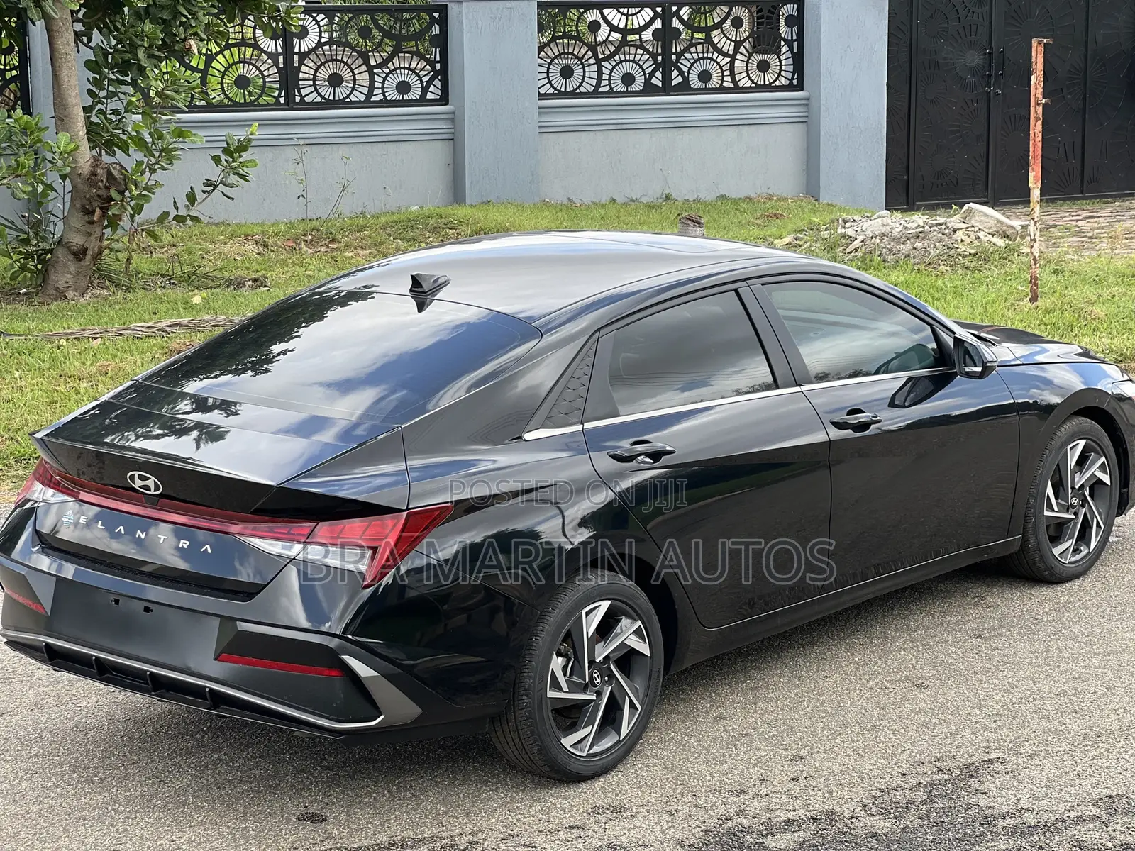 Hyundai Elantra Limited IVT 2025 Black