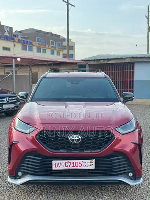 Toyota Highlander XSE 2021 Red