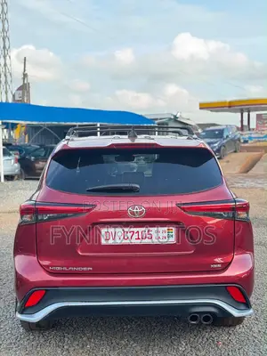 Toyota Highlander XSE 2021 Red