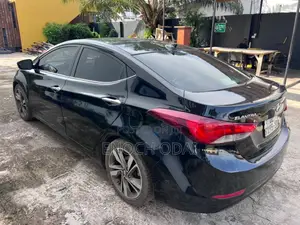Hyundai Elantra Limited Sedan FWD (1.8L 4cyl 6A) 2016 Black