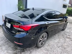 Hyundai Elantra Limited Sedan FWD (1.8L 4cyl 6A) 2016 Black