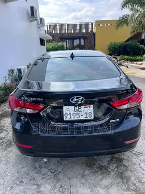 Hyundai Elantra Limited Sedan FWD (1.8L 4cyl 6A) 2016 Black
