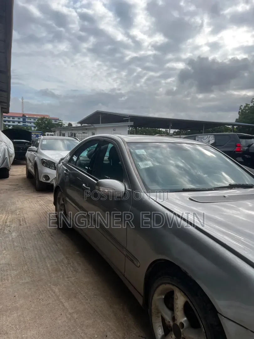 Mercedes-Benz C200 2003 Gray