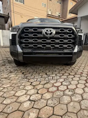 Toyota Tundra Platinum CrewMax 5.5' Bed 2023 Black