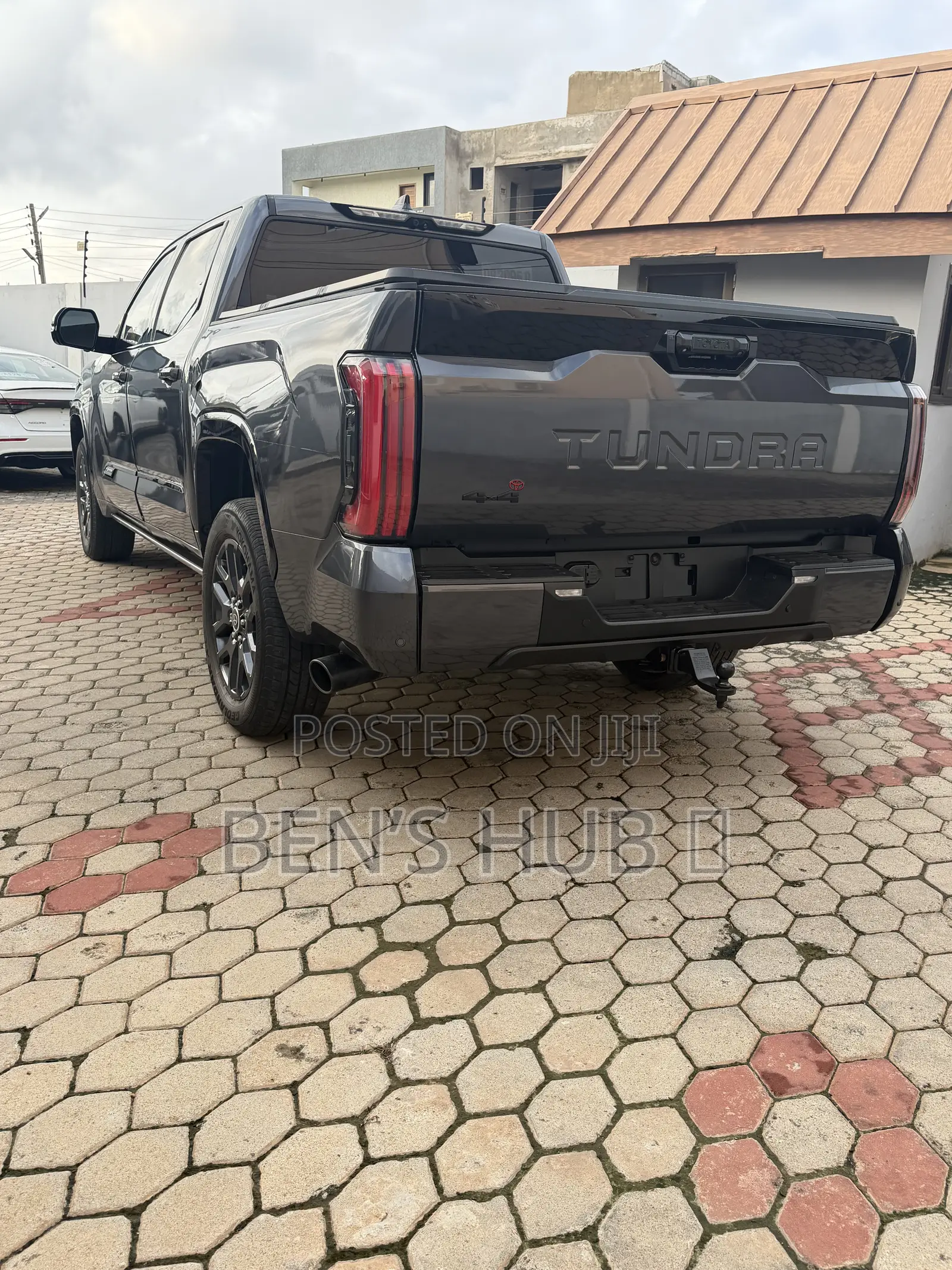 Toyota Tundra Platinum CrewMax 5.5' Bed 2023 Black