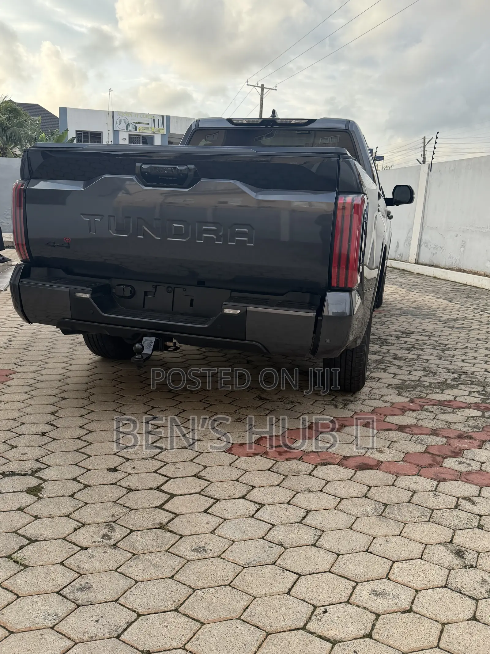 Toyota Tundra Platinum CrewMax 5.5' Bed 2023 Black