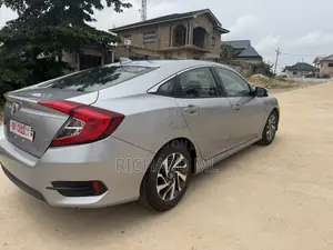 Honda Civic EX Sedan 2018 Silver