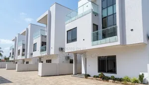 4bdrm Townhouse / Terrace in East Legon, Boundary Road Area for rent