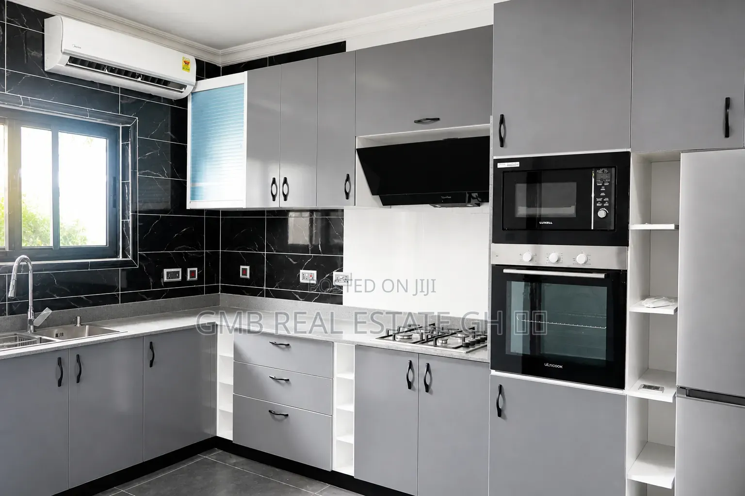 4bdrm Townhouse / Terrace in East Legon, Boundary Road Area for rent