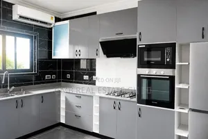 4bdrm Townhouse / Terrace in East Legon, Boundary Road Area for rent