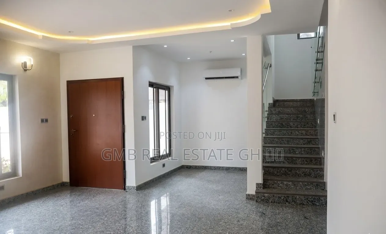 4bdrm Townhouse / Terrace in East Legon, Boundary Road Area for rent
