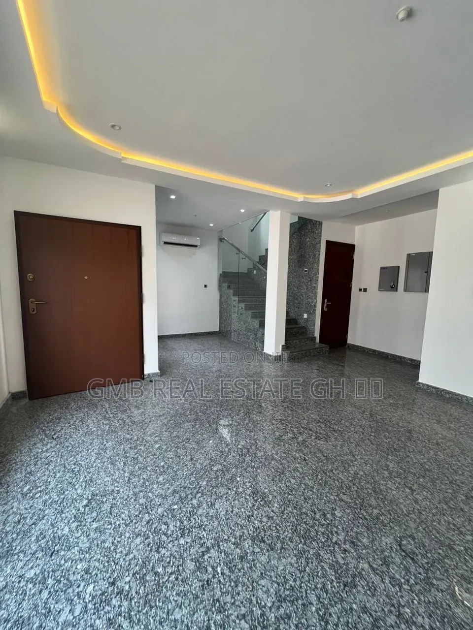 4bdrm Townhouse / Terrace in East Legon, Boundary Road Area for rent