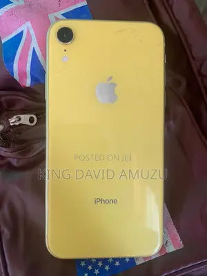 Apple iPhone XR 64 GB Yellow