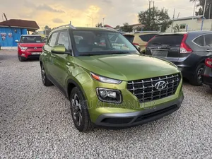 Hyundai Venue 2021 Green