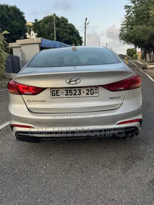 Hyundai Elantra 2017 Silver