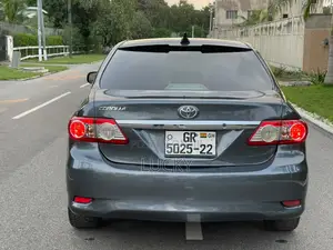 Toyota Corolla LE 4dr Sedan (1.8L 4cyl 4A) 2012 Gray
