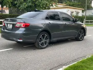 Toyota Corolla LE 4dr Sedan (1.8L 4cyl 4A) 2012 Gray