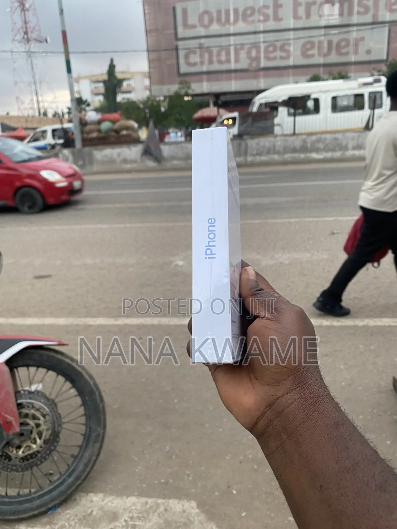 New Apple iPhone 16 128 GB Blue