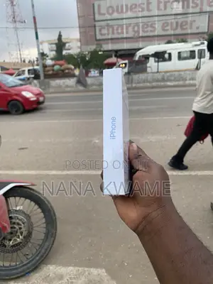 New Apple iPhone 16 128 GB Blue