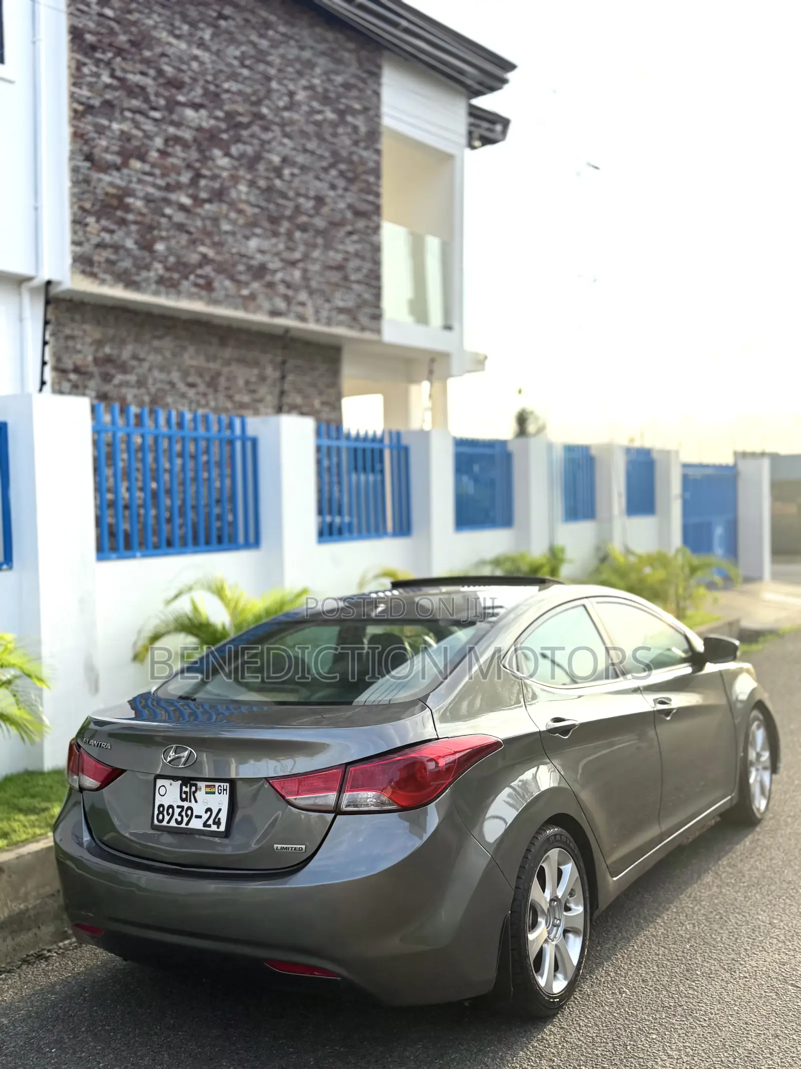 Hyundai Elantra Limited 4dr Sedan (1.8L 4cyl 6A) 2014 Silver