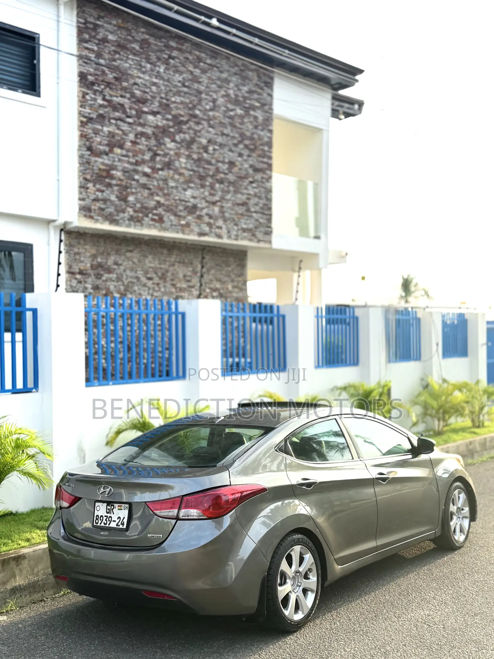 Hyundai Elantra Limited 4dr Sedan (1.8L 4cyl 6A) 2014 Silver