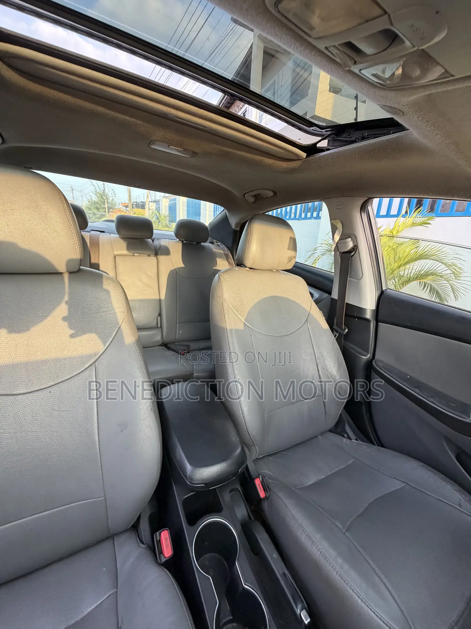 Hyundai Elantra Limited 4dr Sedan (1.8L 4cyl 6A) 2014 Silver