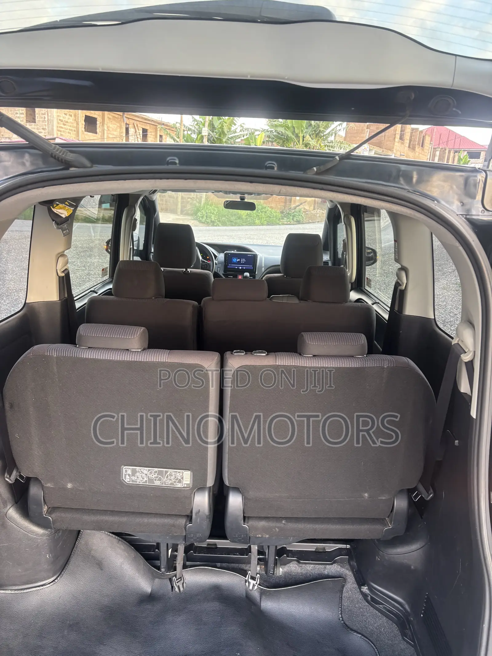 Toyota Voxy 2015
