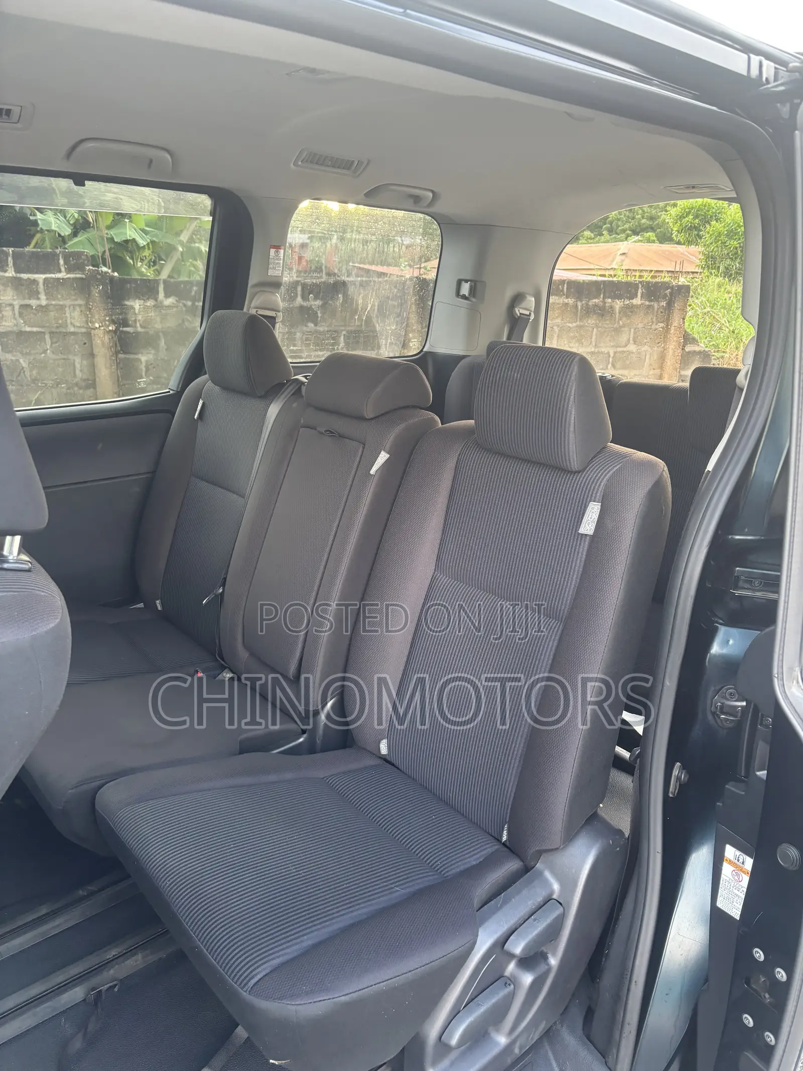 Toyota Voxy 2015