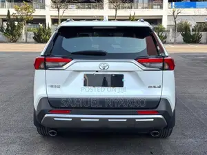 Toyota RAV4 2023 White