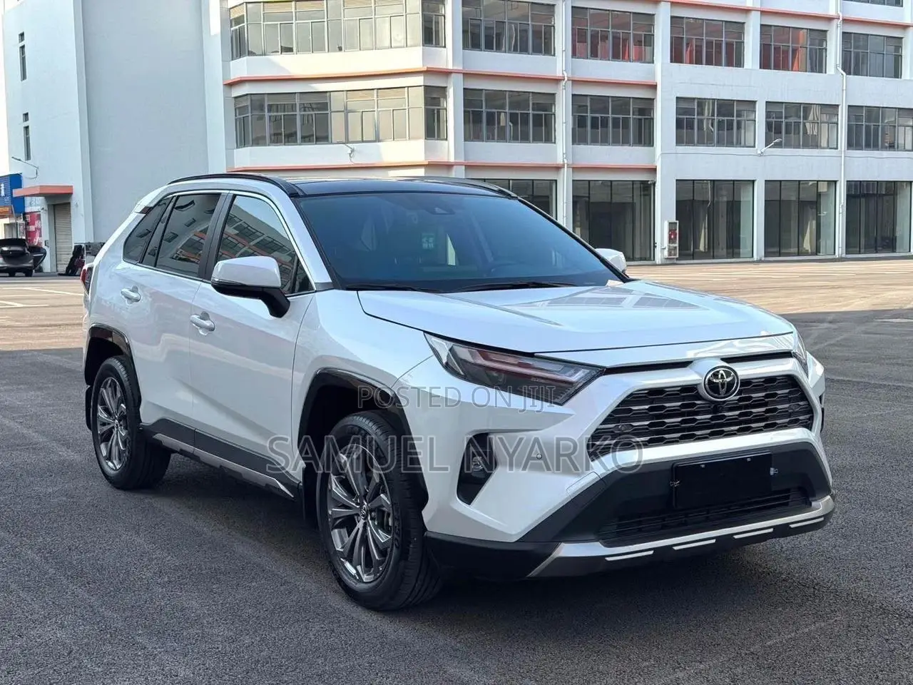 Toyota RAV4 2023 White