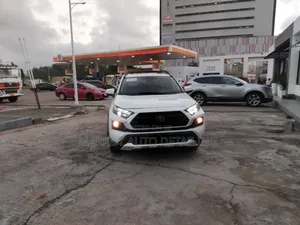 Toyota RAV4 2022 White