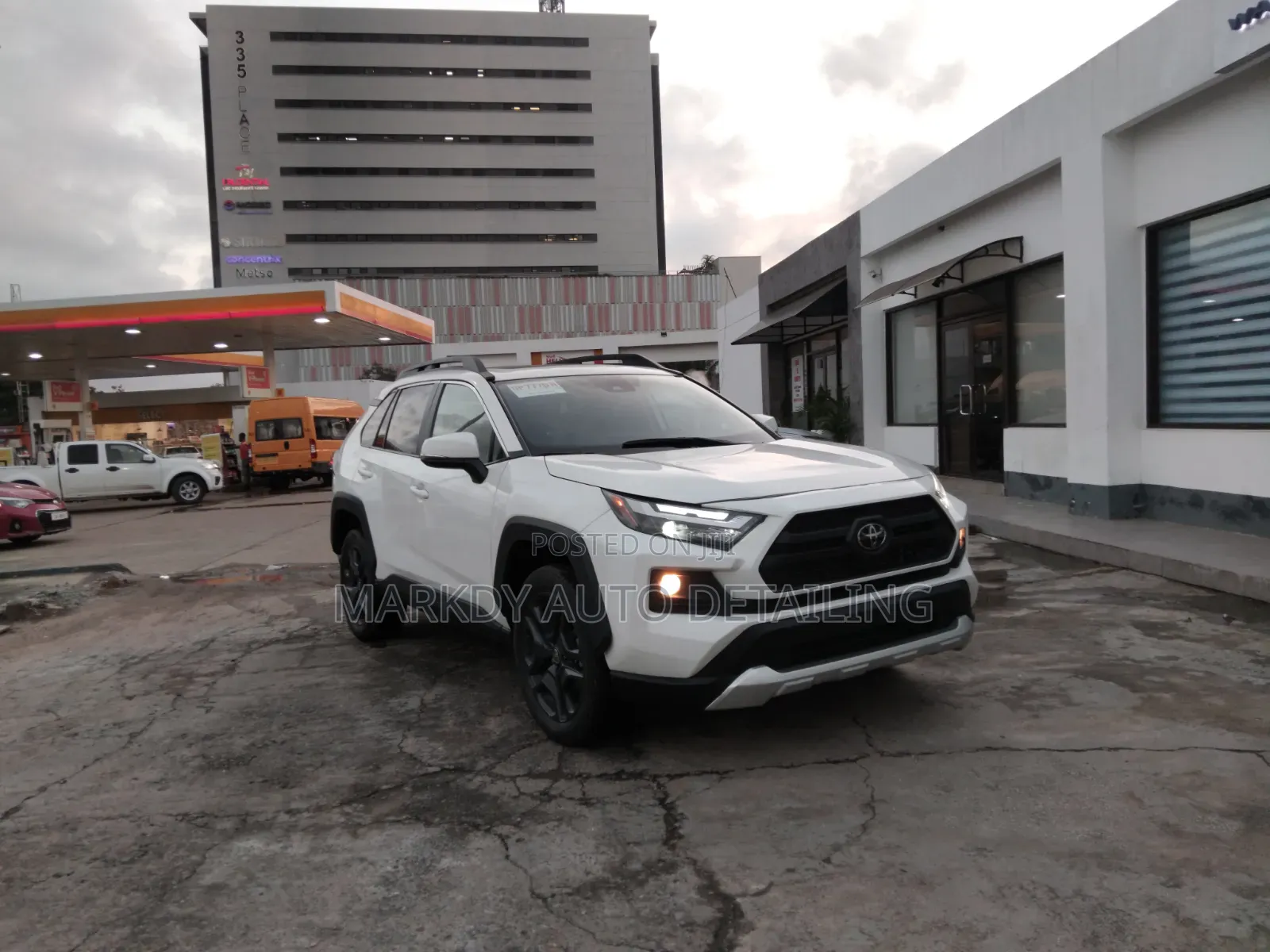 Toyota RAV4 2022 White